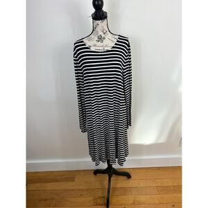 Old Navy Black and white striped soft knit long sleeve midi dress